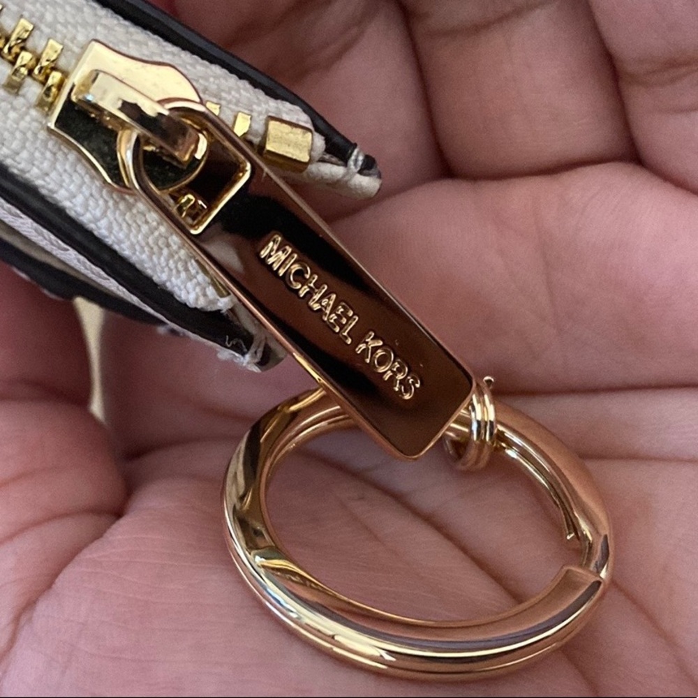 Sold - Picture 9 of 10